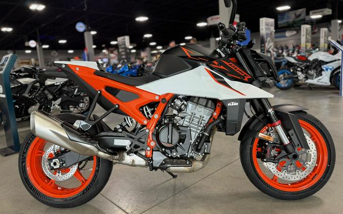 2026 KTM Duke 990 R