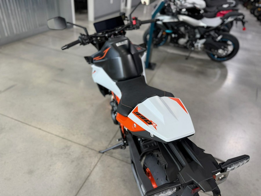 2026 KTM Duke 990 R