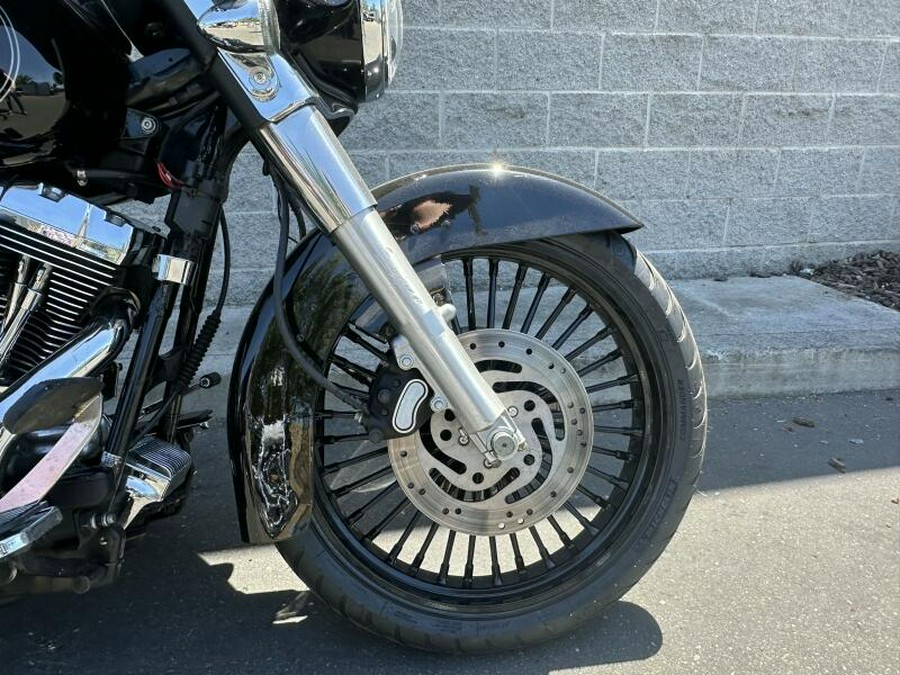 2005 Harley-Davidson® Road King® Custom BLACK PEARL