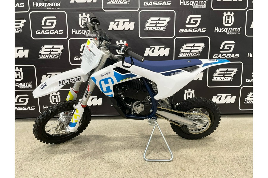 2024 Husqvarna Motorcycles EE 5