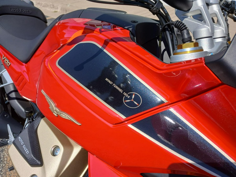 2025 Moto Guzzi V100 Mandello