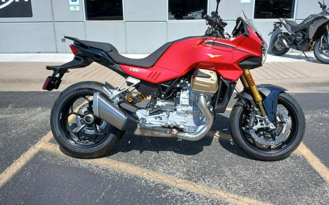 2025 Moto Guzzi V100 Mandello
