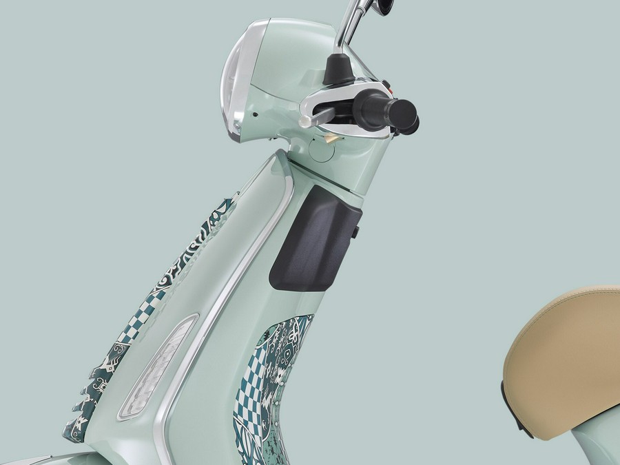 2025 Vespa Primavera 50 Batik