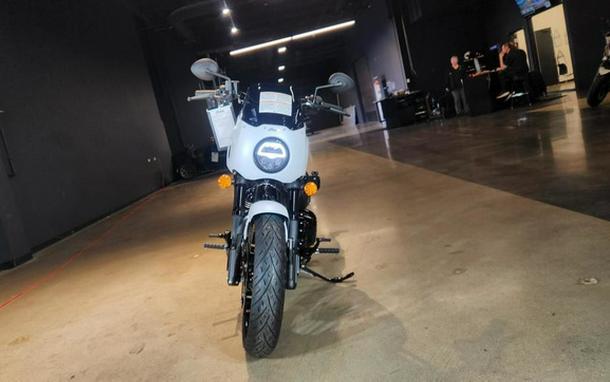 2025 Indian Sport Chief Ghost White Metallic Smoke