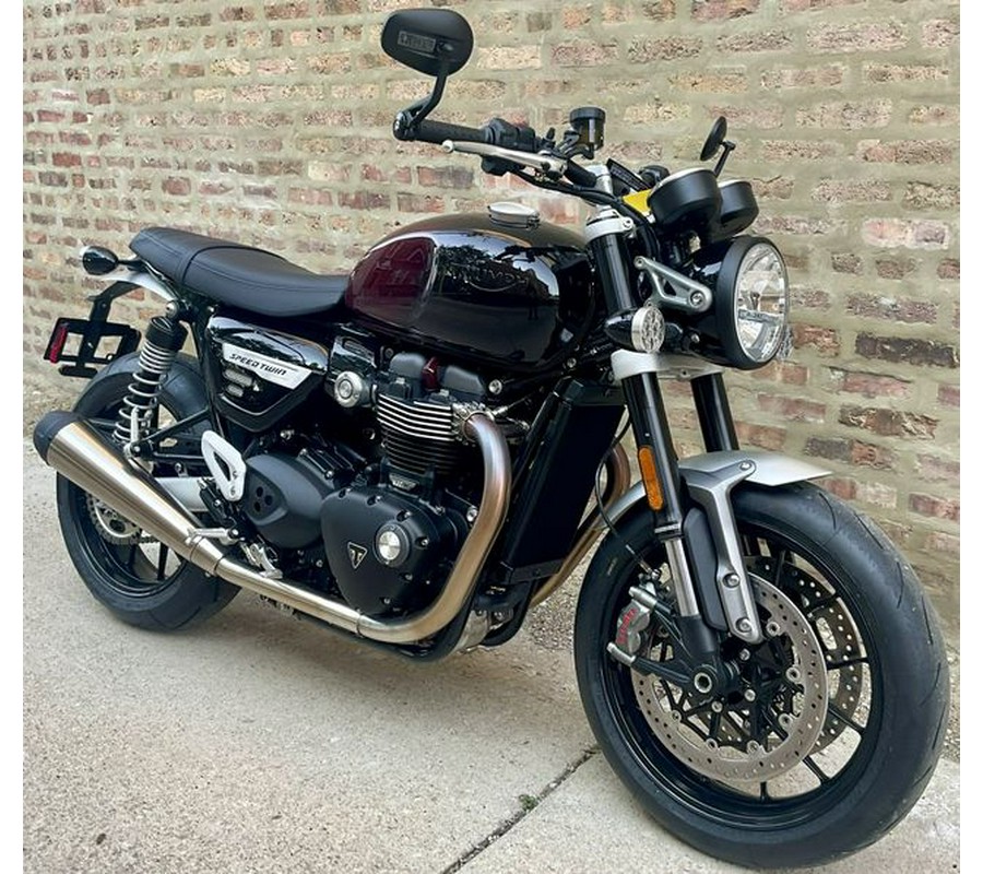 2024 Triumph Speed Twin 1200 Stealth Edition