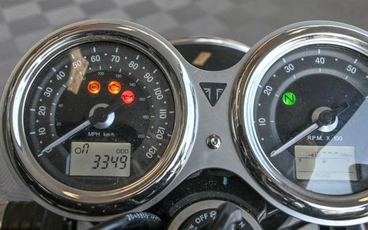 2019 Triumph Bonneville T120 Competition Green and Fusion White