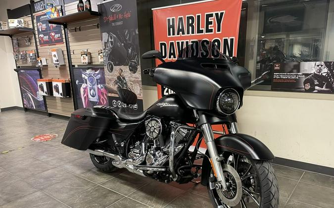 2015 Harley-Davidson® FLHXS - Street Glide® Special