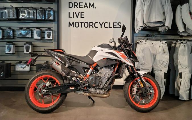 2021 KTM 890 Duke First Look Preview