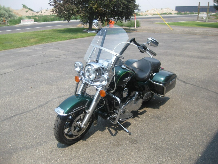 2016 Harley-Davidson Road King Two-Tone Deep Jade Pearl/Vivid Black