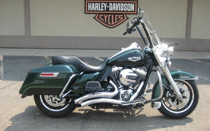 2016 Harley-Davidson Road King Two-Tone Deep Jade Pearl/Vivid Black