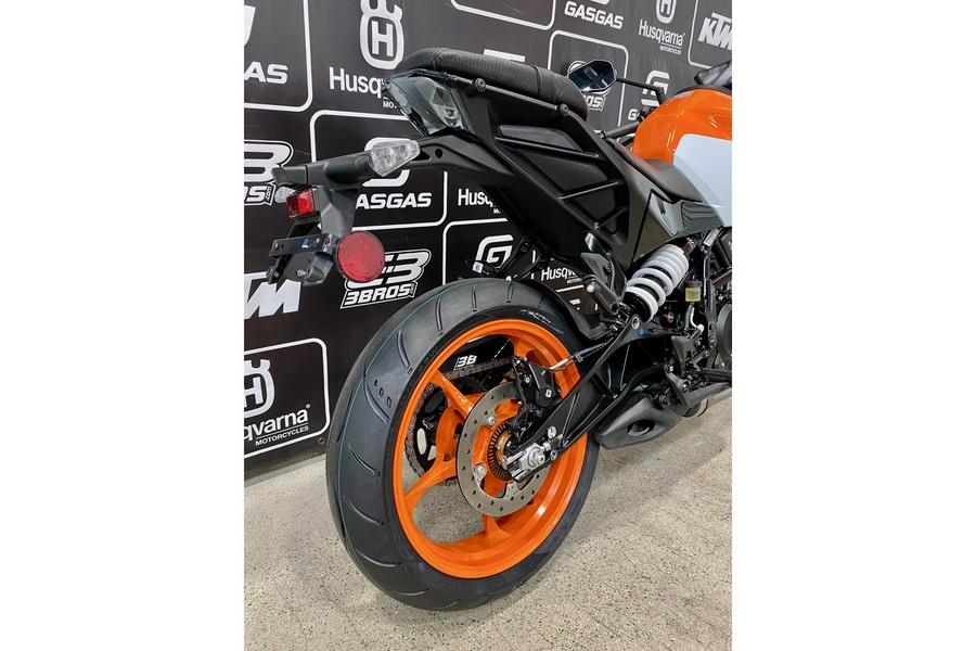 2024 KTM Duke 250