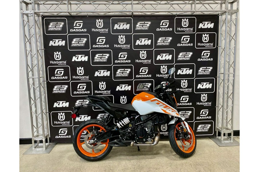 2024 KTM Duke 250