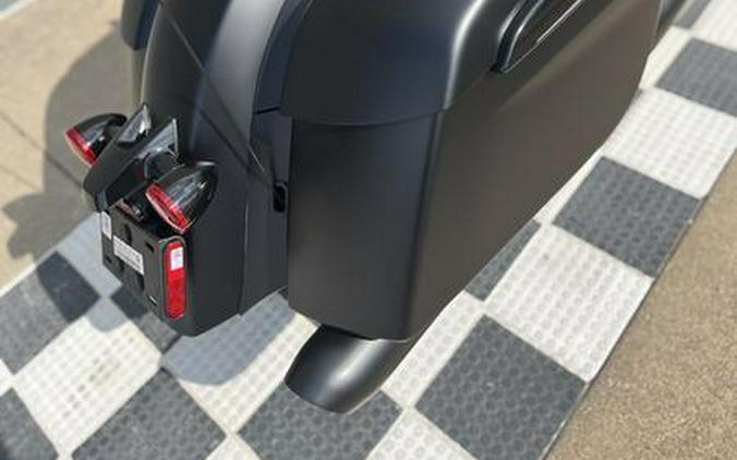 2026 Indian Motorcycle® Chieftain® PowerPlus Dark Horse® Black Smoke