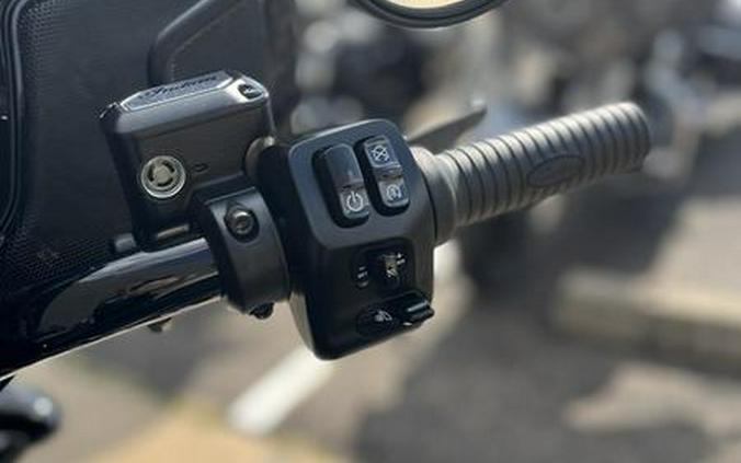 2026 Indian Motorcycle® Chieftain® PowerPlus Dark Horse® Black Smoke