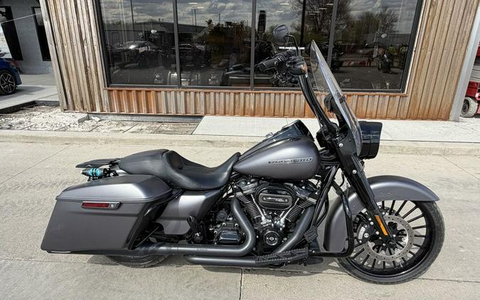 2017 Harley-Davidson® FLHRXS - Road King® Special