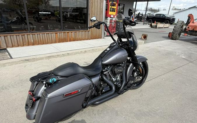 2017 Harley-Davidson® FLHRXS - Road King® Special