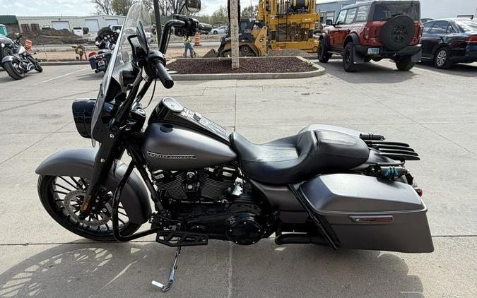 2017 Harley-Davidson® FLHRXS - Road King® Special