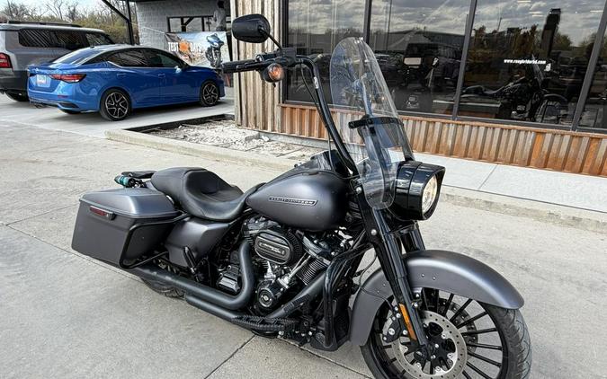 2017 Harley-Davidson® FLHRXS - Road King® Special