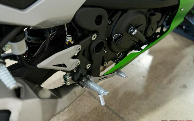 2024 Kawasaki Z7 HYBRID ABS