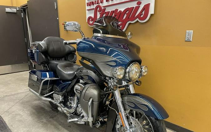 2010 Harley-Davidson FLHTCUSE5 - CVO Ultra Classic Electra Glide