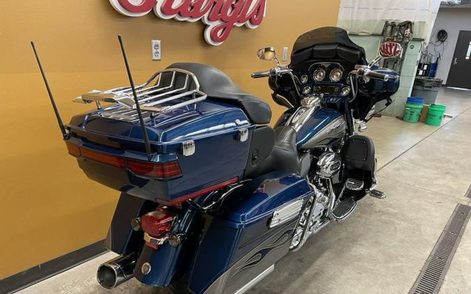 2010 Harley-Davidson FLHTCUSE5 - CVO Ultra Classic Electra Glide