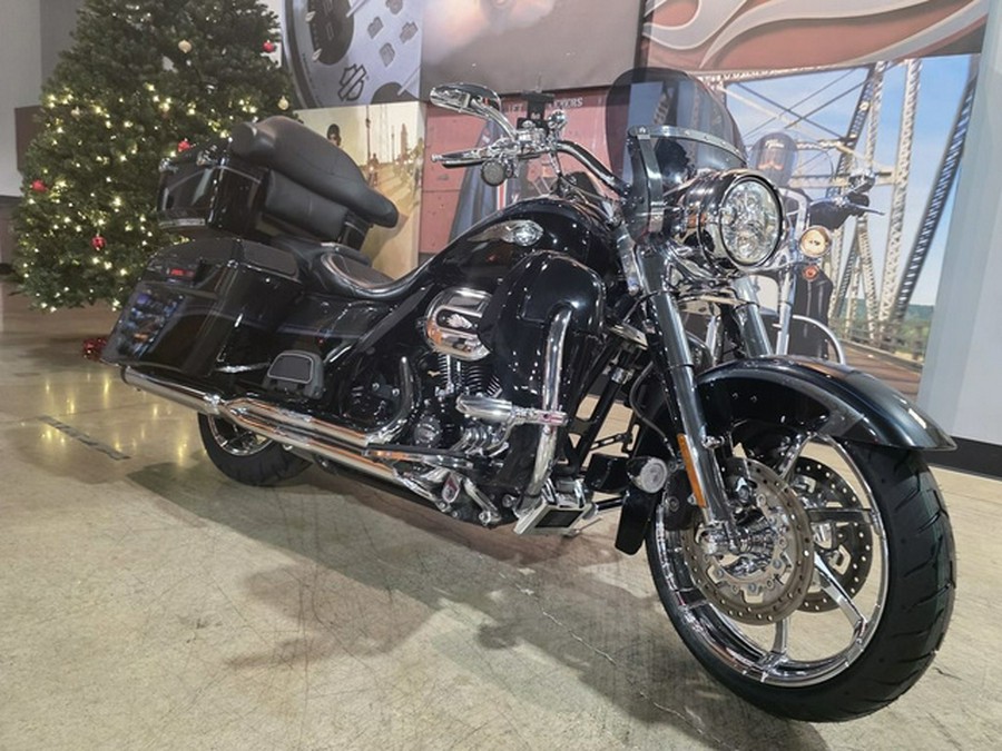 2013 Harley-Davidson FLHRSE5 - CVO Road King
