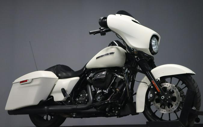 2018 Harley-Davidson Street Glide Special FLHXS
