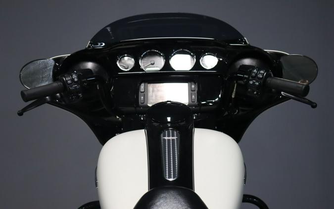2018 Harley-Davidson Street Glide Special FLHXS