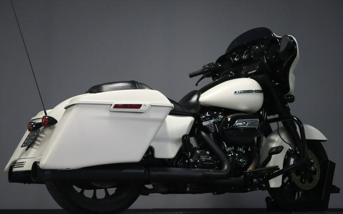 2018 Harley-Davidson Street Glide Special FLHXS
