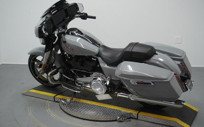 2024 Harley-Davidson® Street Glide® Billiard Gray