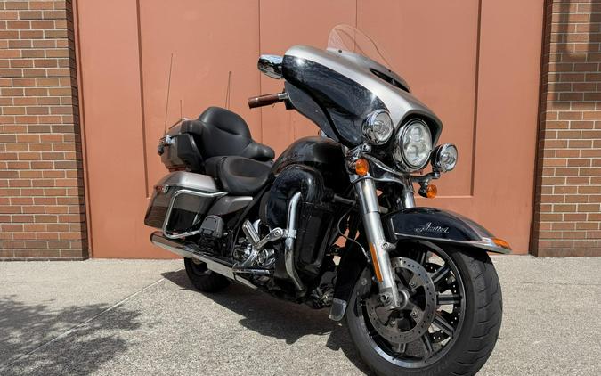 Harley-Davidson® Ultra Limited Black