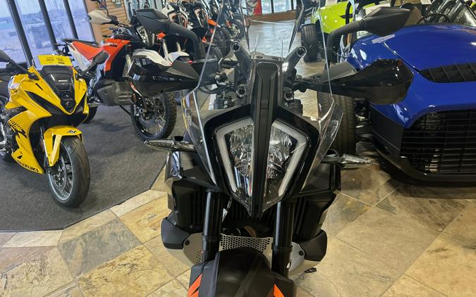 2024 KTM Adventure 790