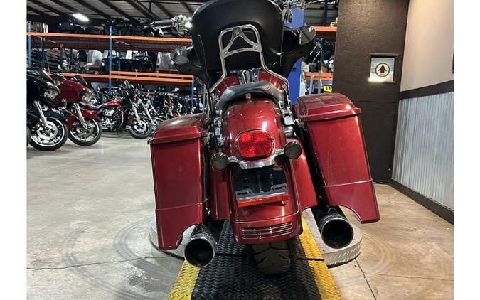 2009 Harley-Davidson® FLHX