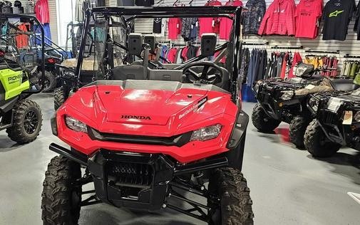 2023 Honda® Pioneer 1000-6 Deluxe Crew