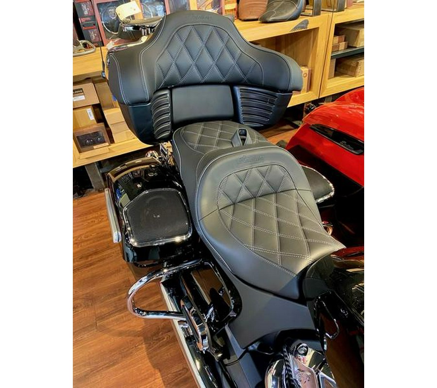 2024 Indian Motorcycle® Pursuit® Limited® with PowerBand Audio Package Black Metallic