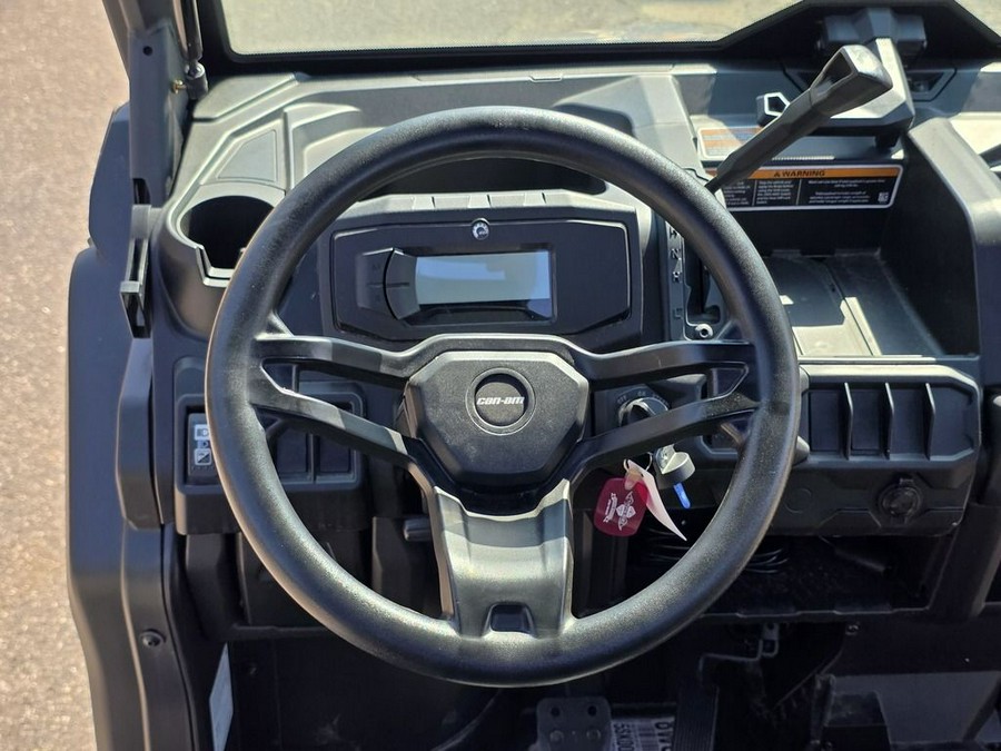 2025 Can-Am Defender DPS HD7