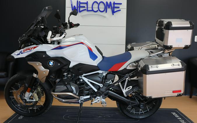 2023 BMW 23RA