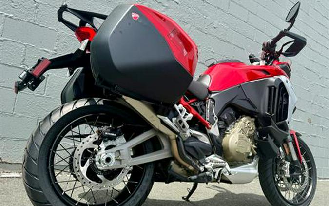 2024 Ducati Multistrada V4 S Travel & Radar Spoked Wheels