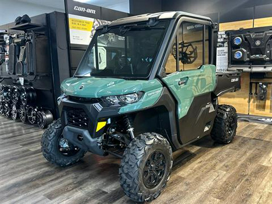 2025 Can-Am Defender DPS CAB