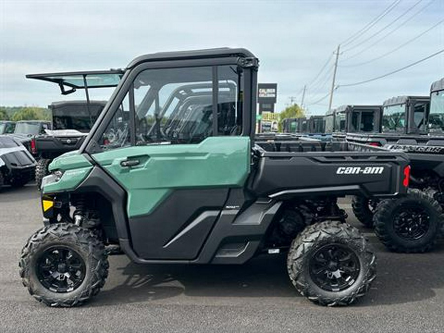 2025 Can-Am Defender DPS CAB