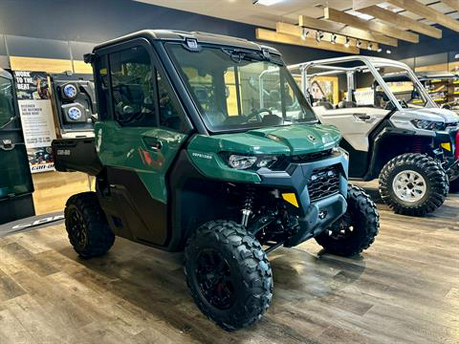 2025 Can-Am Defender DPS CAB