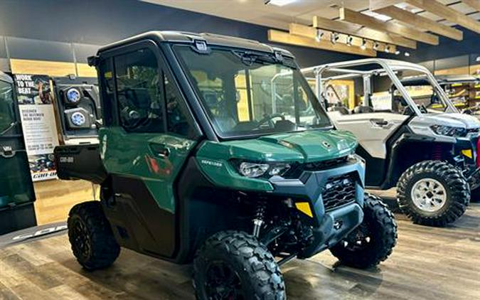 2025 Can-Am Defender DPS CAB