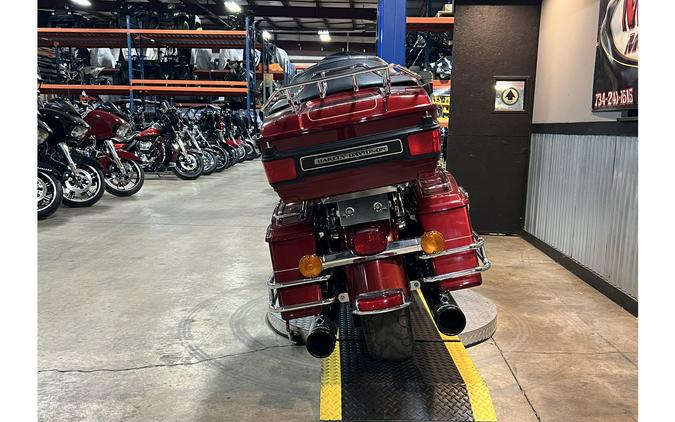 2010 Harley-Davidson® FLHTCU