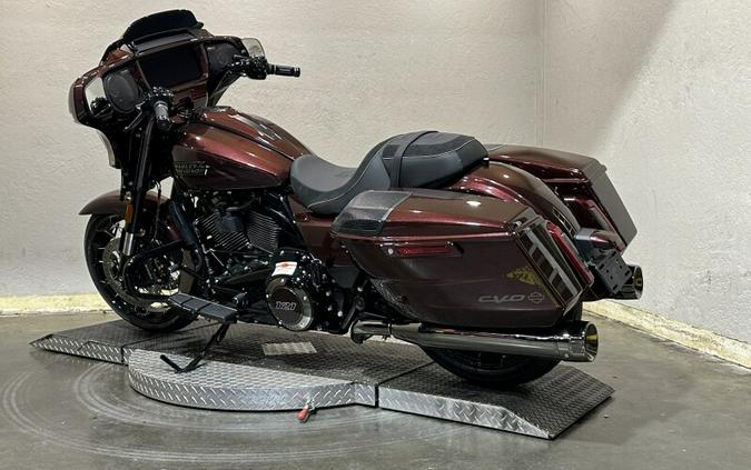 Harley-Davidson CVO™ Street Glide® 2024 FLHXSE 84410855 COPPERHEAD W/ PINSTRIPE