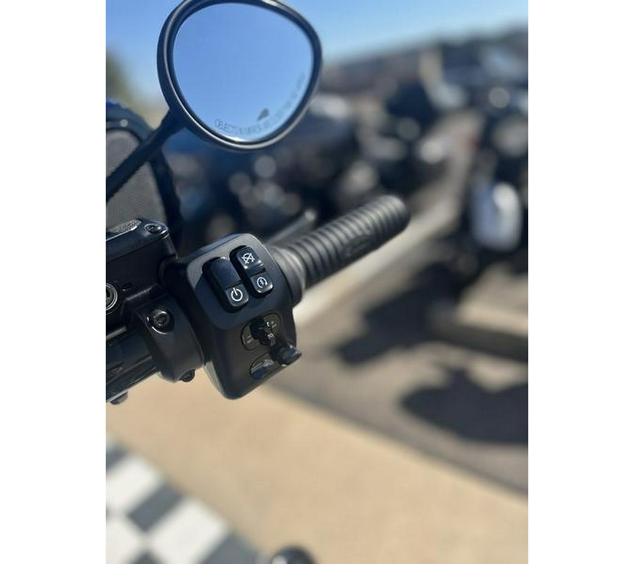 2026 Indian Motorcycle® Chieftain® PowerPlus Dark Horse® Deep Blue Metallic