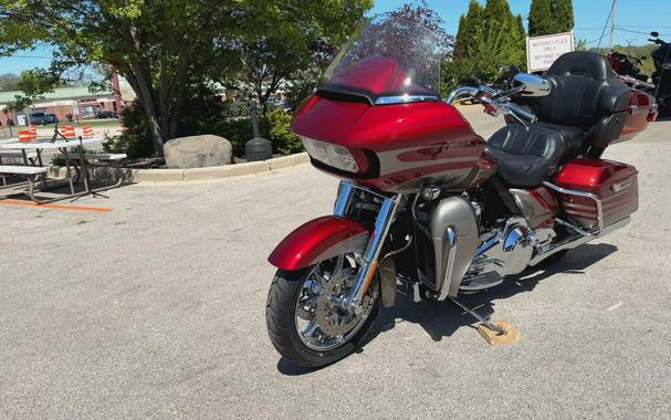 2016 Harley-Davidson® CVO™ Road Glide® Ultra Ruby Red/Palladium Silver