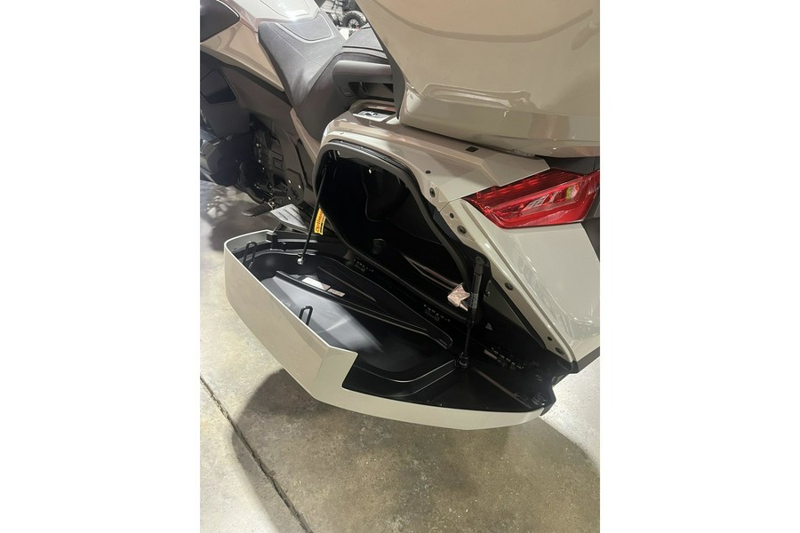 2026 Honda GOLDWING TOUR DCT