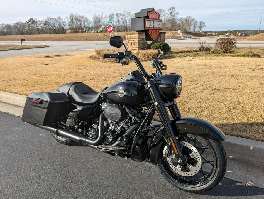 2024 Harley-Davidson Road King Special Vivid Black