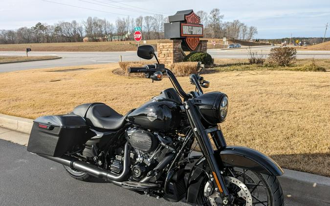 2024 Harley-Davidson Road King Special Vivid Black