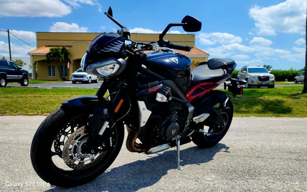 2022 Triumph Street Triple R